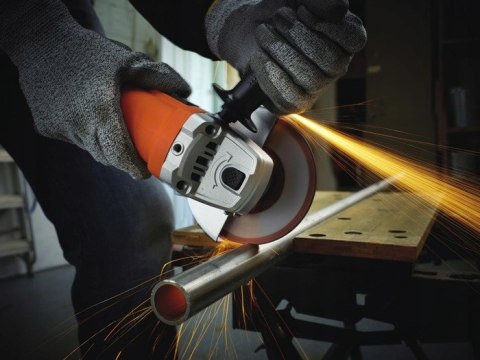 BLACK+DECKER SZLIFIERKA KĄTOWA 115mm 750W BEG110 BLACK+DECKER SZLIFIERKA KĄTOWA 115mm 750W BEG110